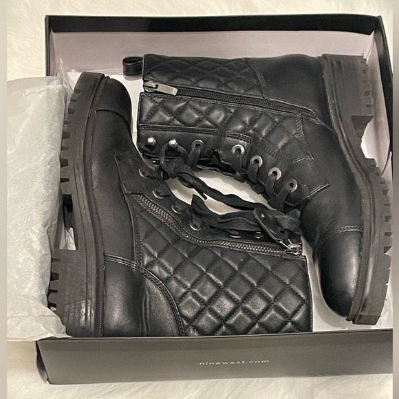 Nine west combat boots. Very well kept! - Picture 3 of 4